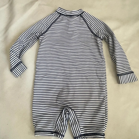 Baby boy bundle swim trunk, rash guard and shorts - Picture 6 of 10